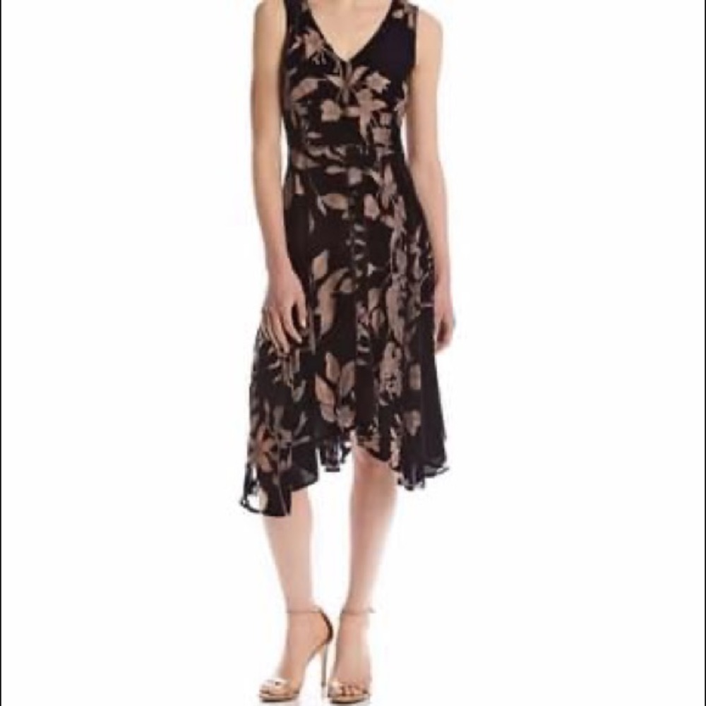 Ivanka Trump burnout velvet dress